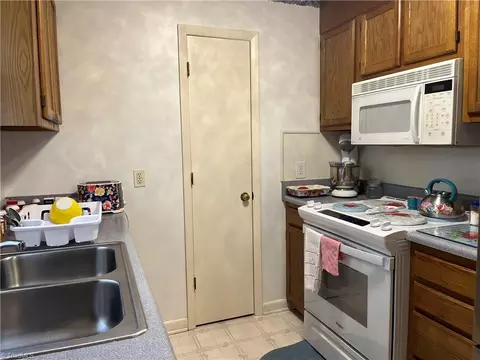 Kitchen - 5244 Ridge Dr, Trinity, NC 27370 photo 2 of 2