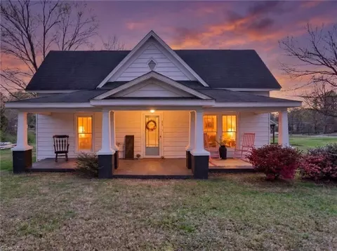 507 Columbia Ave, Ramseur, NC 27316