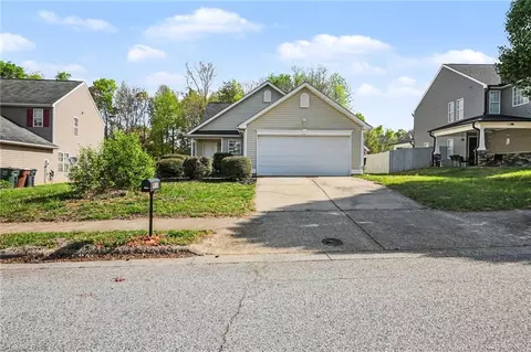 1104 Highstone Dr, Greensboro, NC 27406