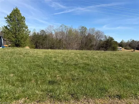 3 04 Ayers Rd, Pinnacle, NC 27043 photo 8