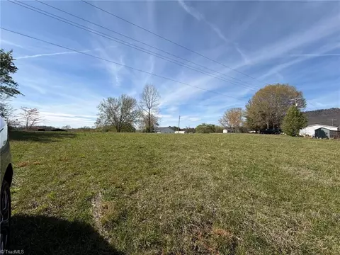 3 04 Ayers Rd, Pinnacle, NC 27043 photo 7