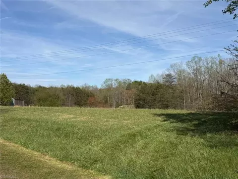 3 04 Ayers Rd, Pinnacle, NC 27043 photo 9