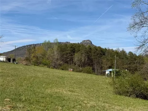 3 04 Ayers Rd, Pinnacle, NC 27043