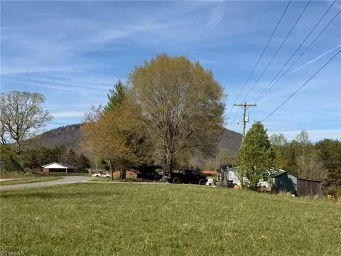 3 04 Ayers Rd, Pinnacle, NC 27043 photo 12