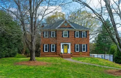 8105 Slane Ct, Clemmons, NC 27012