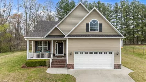 114 Meadow Stone Ln, Mount Airy, NC 27030