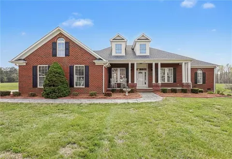 244 Bent Creek Dr, Lexington, NC 27295
