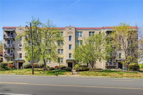1013 Elm St N #A6, Greensboro, NC 27401