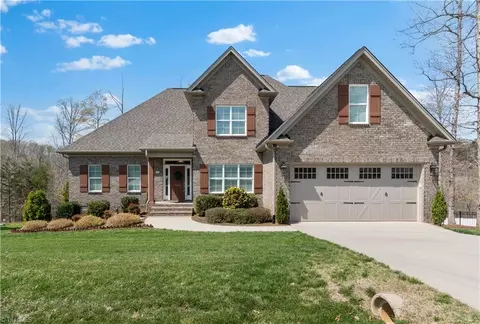 7623 Monty Dr, Kernersville, NC 27284