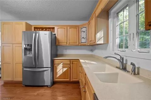 Kitchen - 5172 Jordan Valley Rd, Trinity, NC 27370 photo 3 of 5