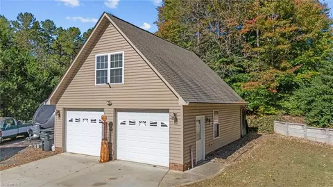 Exterior - 5172 Jordan Valley Rd, Trinity, NC 27370 photo 6 of 11
