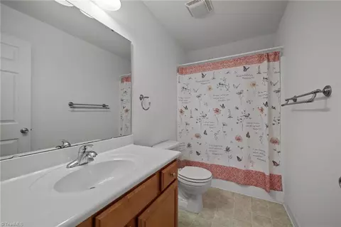Bath - 5172 Jordan Valley Rd, Trinity, NC 27370 photo 3 of 4
