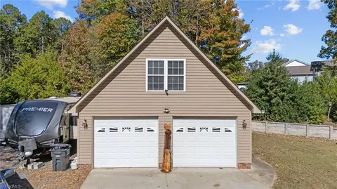 Exterior - 5172 Jordan Valley Rd, Trinity, NC 27370 photo 5 of 11