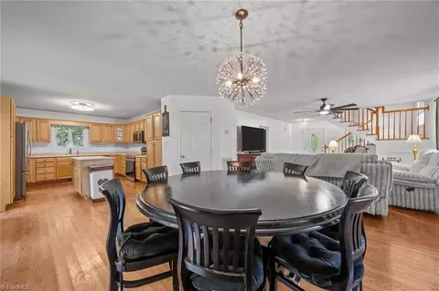 Dining - 5172 Jordan Valley Rd, Trinity, NC 27370 photo 2 of 2