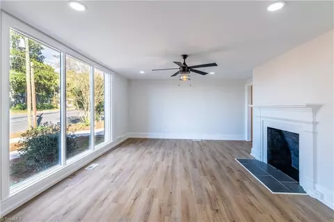 Living - 178 Salisbury St, Denton, NC 27239 photo 3 of 5
