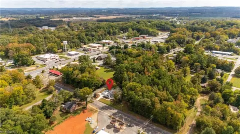 View/Area - 178 Salisbury St, Denton, NC 27239 photo 1 of 2