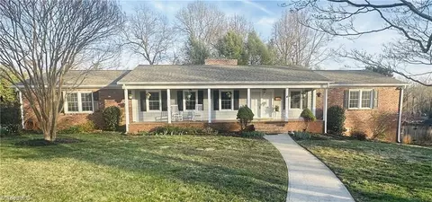 2840 Holyoke Pl, Winston Salem, NC 27106