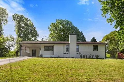 306 Lakeshore Dr, Thomasville, NC 27360