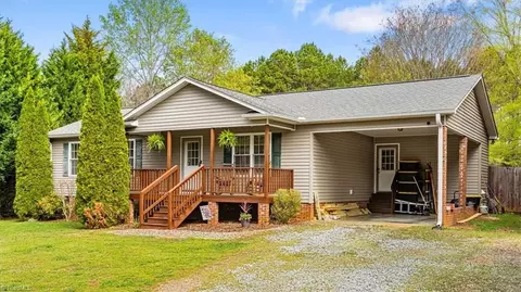 Exterior - 4620 Beau Ct, Trinity, NC 27370 photo 2 of 6