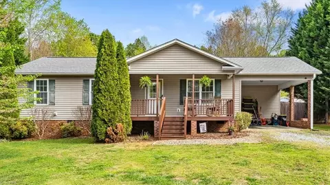 4620 Beau Ct, Trinity, NC 27370