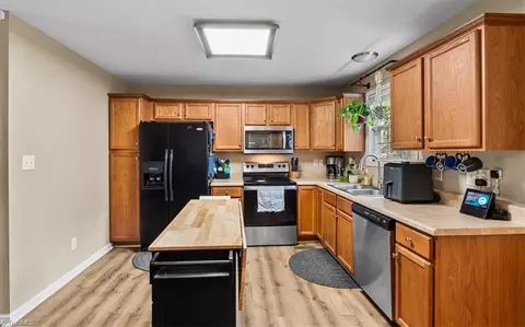 Kitchen - 4620 Beau Ct, Trinity, NC 27370 photo 1 of 2