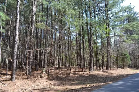 3 6 Acres Fairway Dr, Stoneville, NC 27048