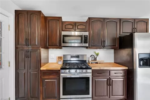 Kitchen - 1473 Varner Rd, Denton, NC 27239 photo 3 of 5