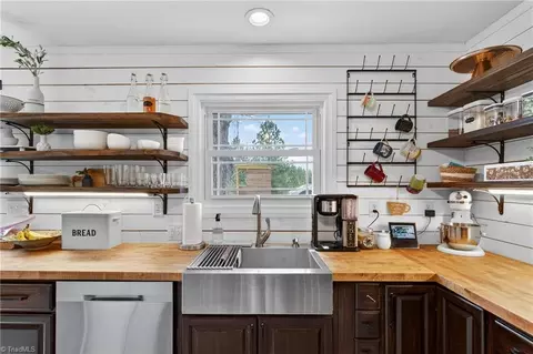 Kitchen - 1473 Varner Rd, Denton, NC 27239 photo 2 of 5