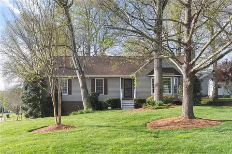 6200 Spring Park Rd, Clemmons, NC 27012