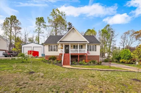6830 Rangecrest Rd, Belews Creek, NC 27009