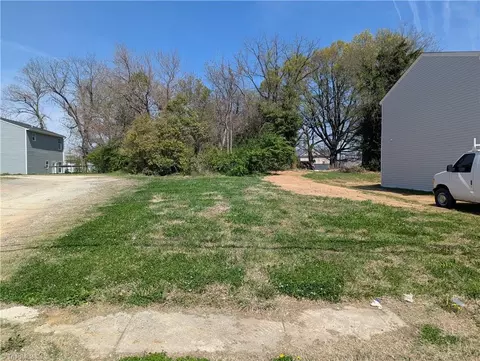 505 Grimes Ave E, High Point, NC 27260 photo 2