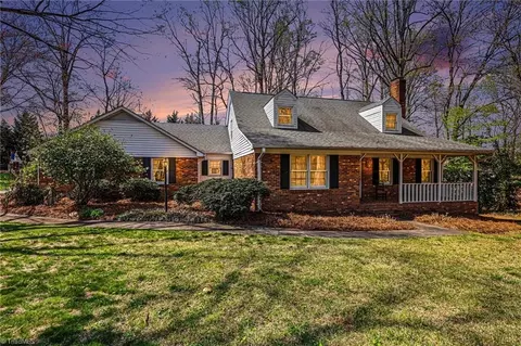 217 Greenlawn Dr, Kernersville, NC 27284