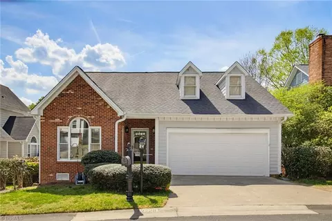 2229 King George Ct, Winston Salem, NC 27103