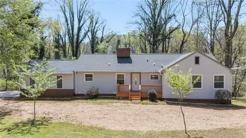 3420 Forest Ln, Pfafftown, NC 27040