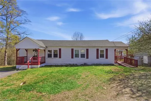 101 Bitting Ave, Mount Airy, NC 27030