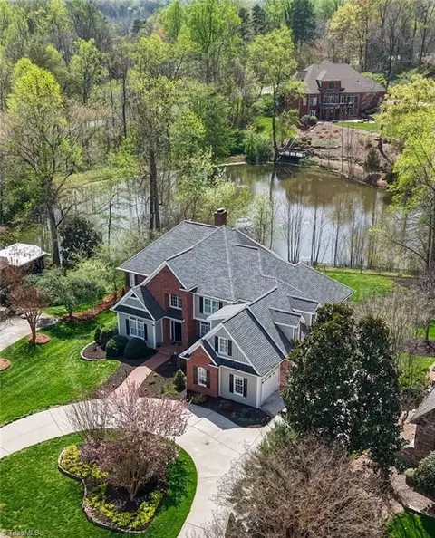 235 Fox Lake Ct, Winston Salem, NC 27106