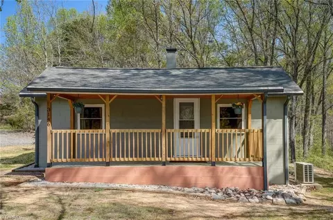 3146 Law Rd, Pelham, NC 27311