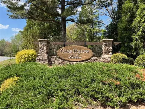 8004 Willow Glen Trl, Greensboro, NC 27455