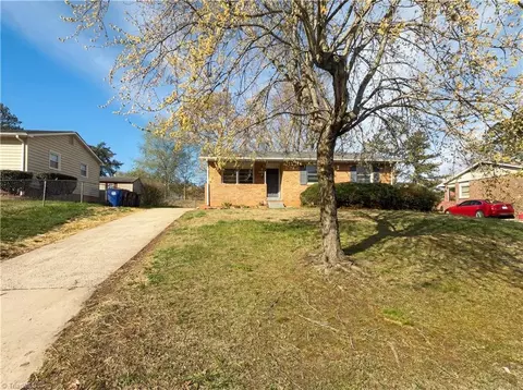 1447 Sedgefield Dr E, Winston Salem, NC 27107