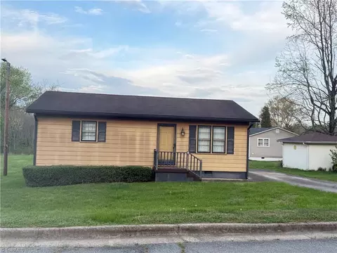124 Byrd St S, Eden, NC 27288
