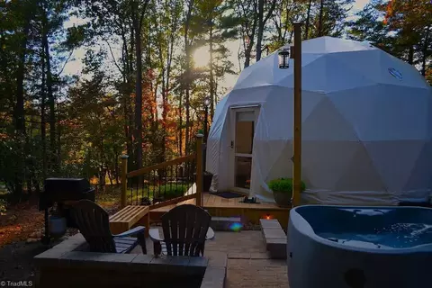 1005 Brewer Mill Rd, Traphill, NC 28685