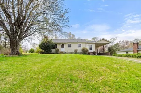 6111 Phelps Cir, Winston Salem, NC 27105