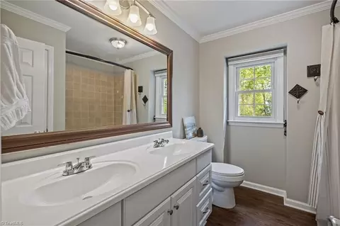 Bath - 511 Rockspring Rd, High Point, NC 27262 photo 1 of 4