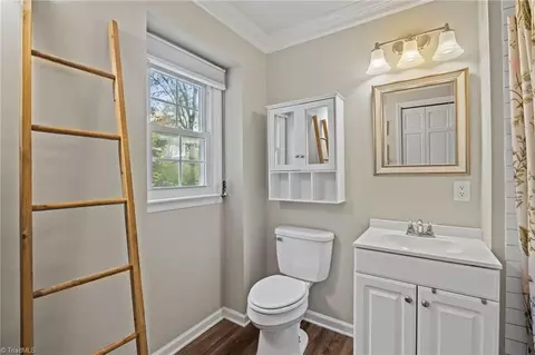 Bath - 511 Rockspring Rd, High Point, NC 27262 photo 3 of 4