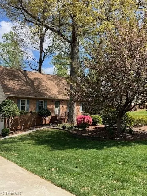 7000 Bridgewood Rd, Clemmons, NC 27012