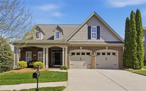 5587 Foxgate Cir, Winston Salem, NC 27106
