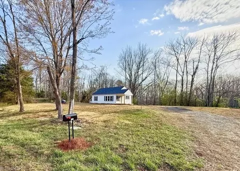 3546 Old 52 Rd N, Pinnacle, NC 27043