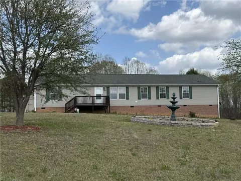4053 Rice Dr, Asheboro, NC 27205