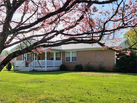 7045 S Nc Highway 801, Mocksville, NC 27028