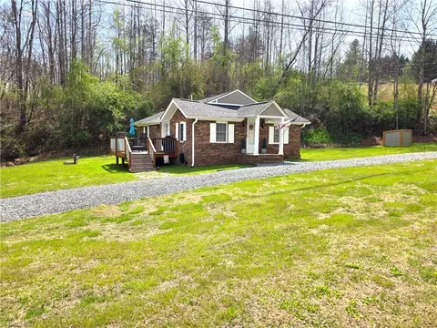 3737 W Nc Highway 704, Westfield, NC 27053